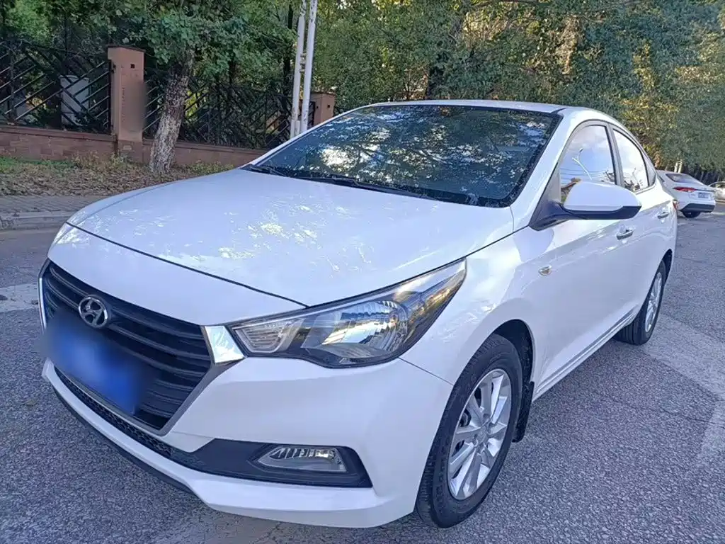 Hyundai Verna — фото 2