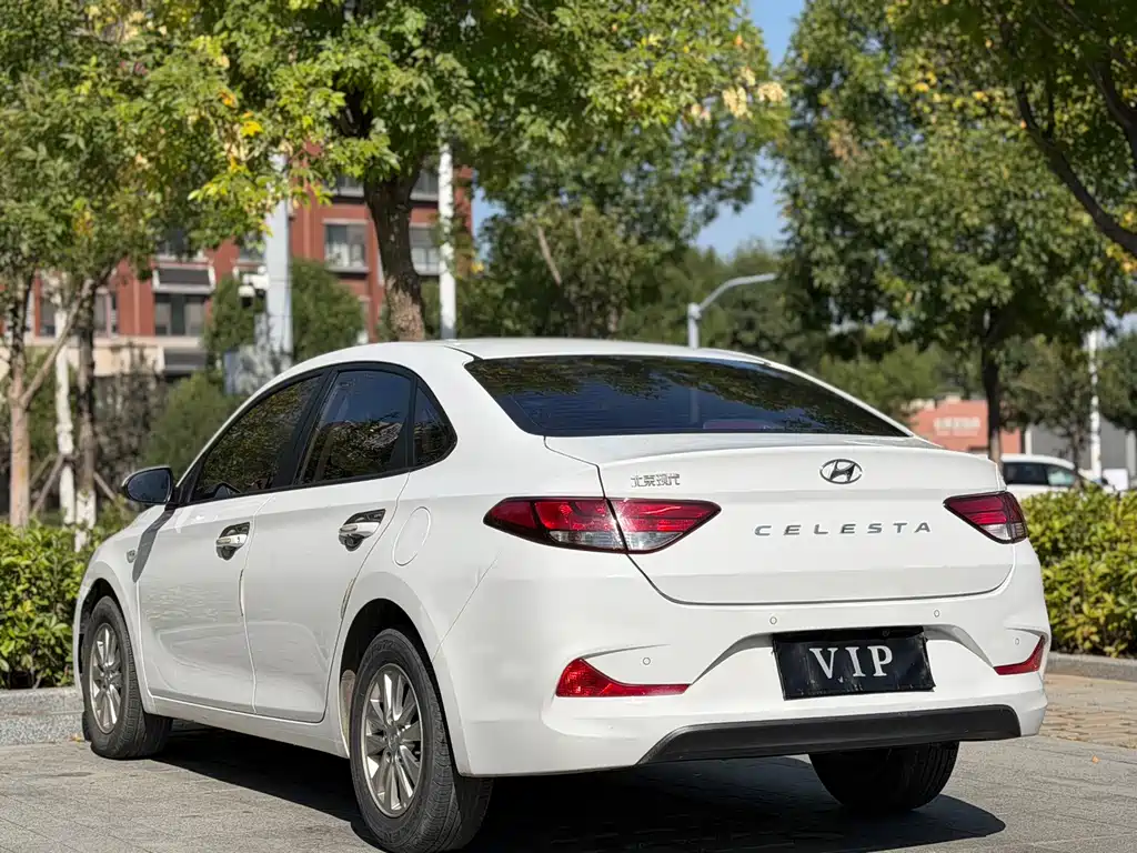 Hyundai Elantra — фото 4