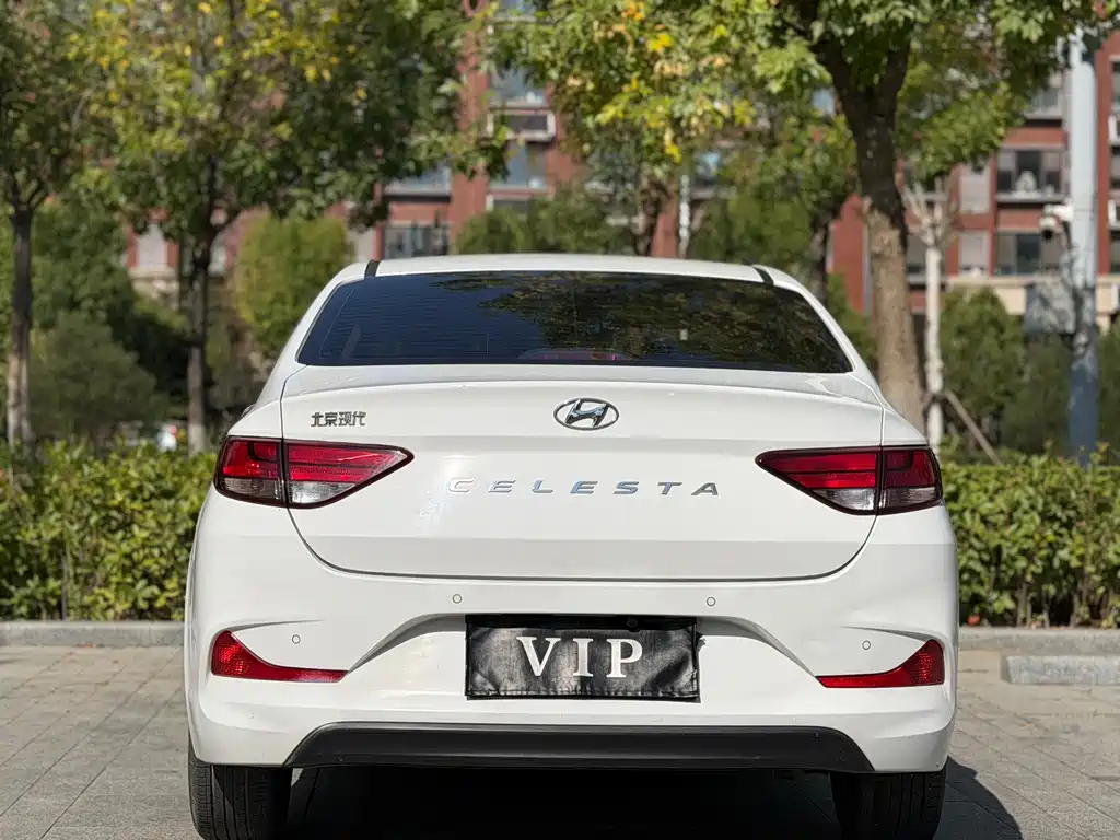 Hyundai Elantra — фото 5