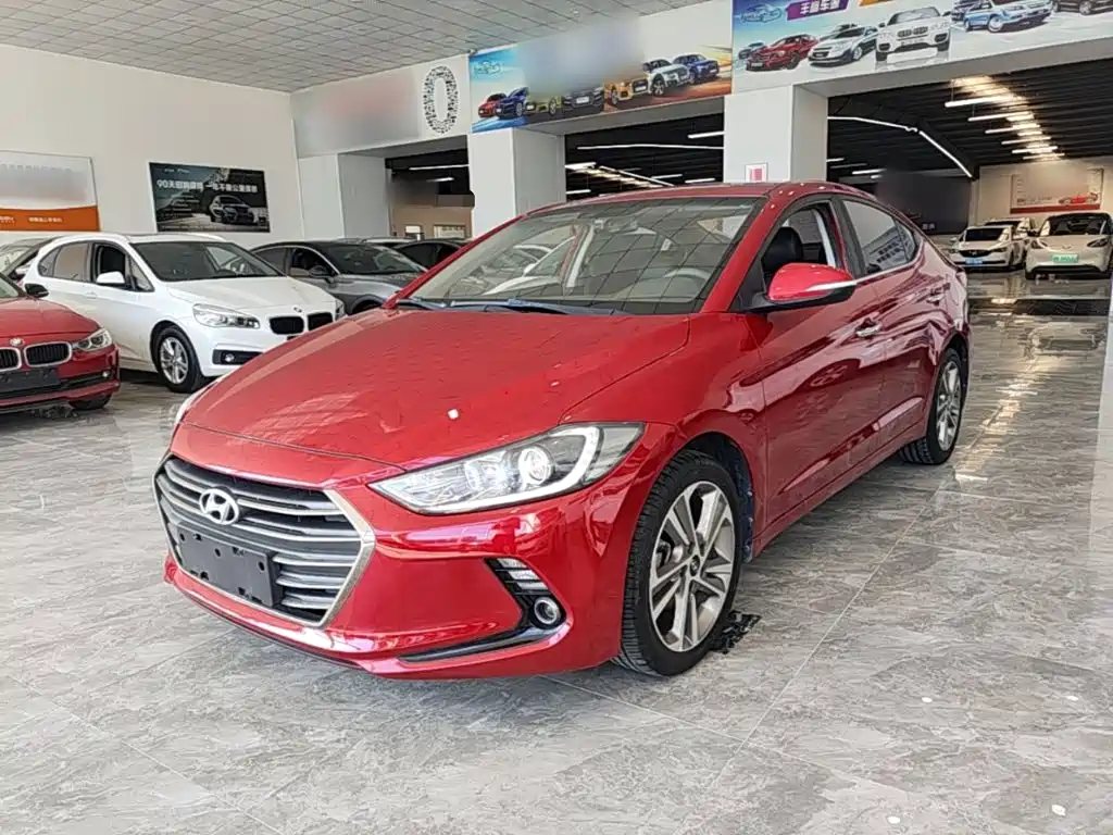 Hyundai Elantra — фото 2