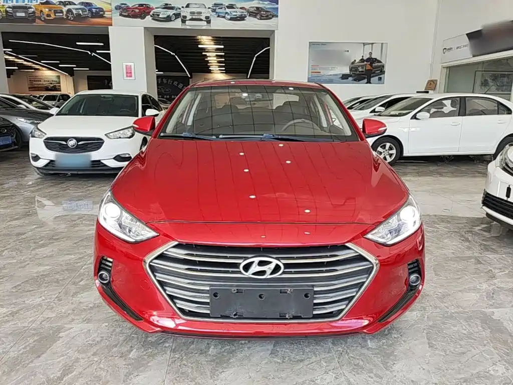 Hyundai Elantra — фото 3