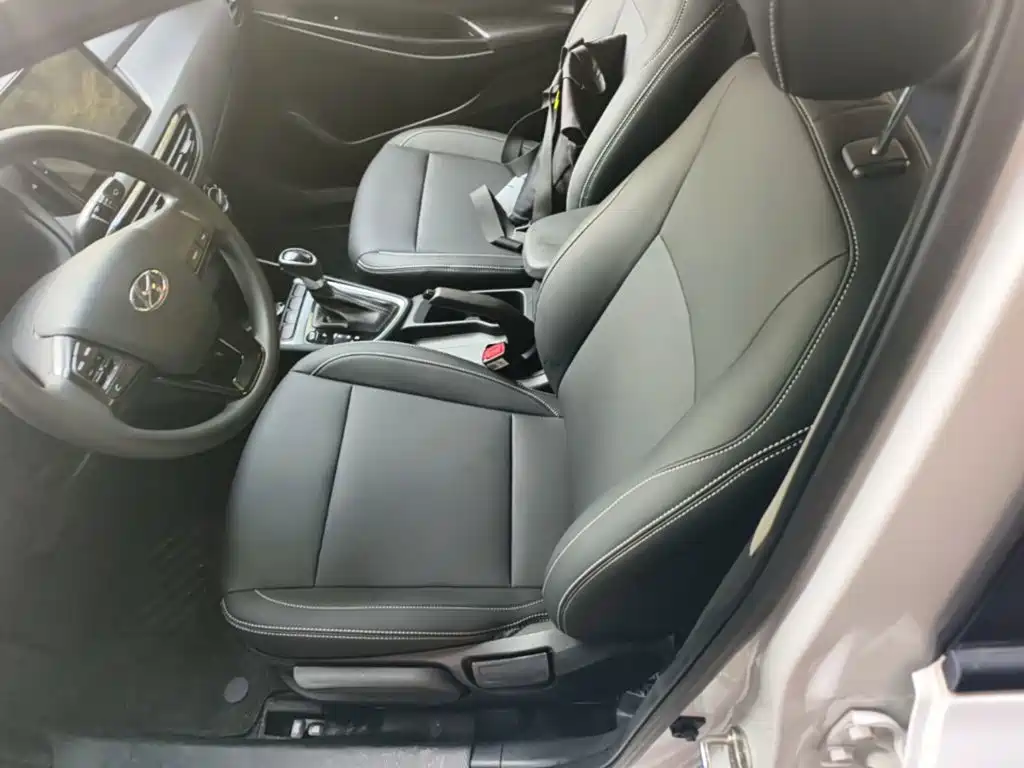 Hyundai Elantra — фото 15
