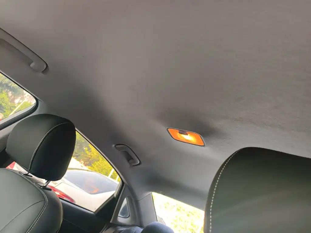 Hyundai Elantra — фото 18