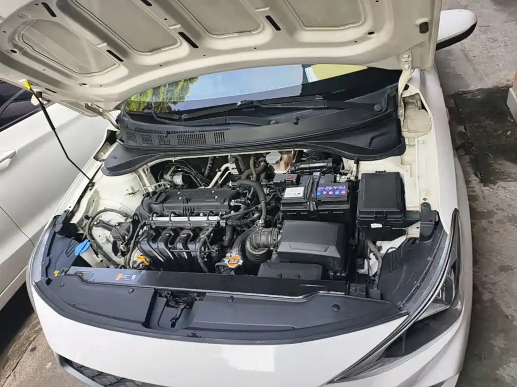 Hyundai Elantra — фото 20