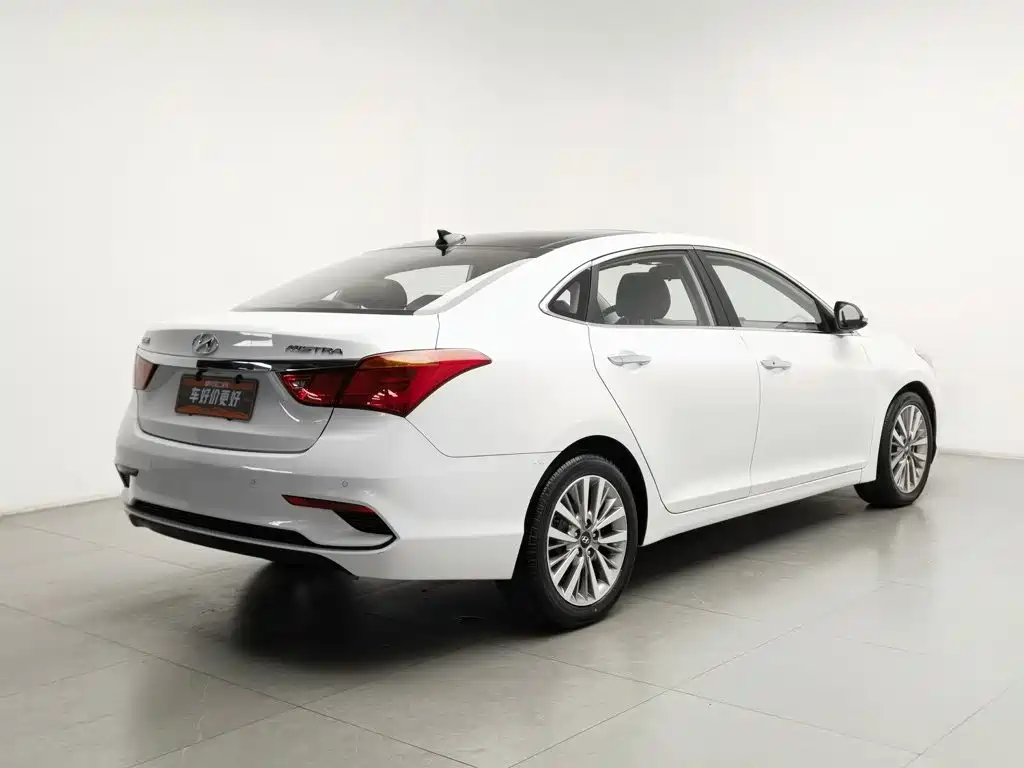 Hyundai Mistra — фото 2