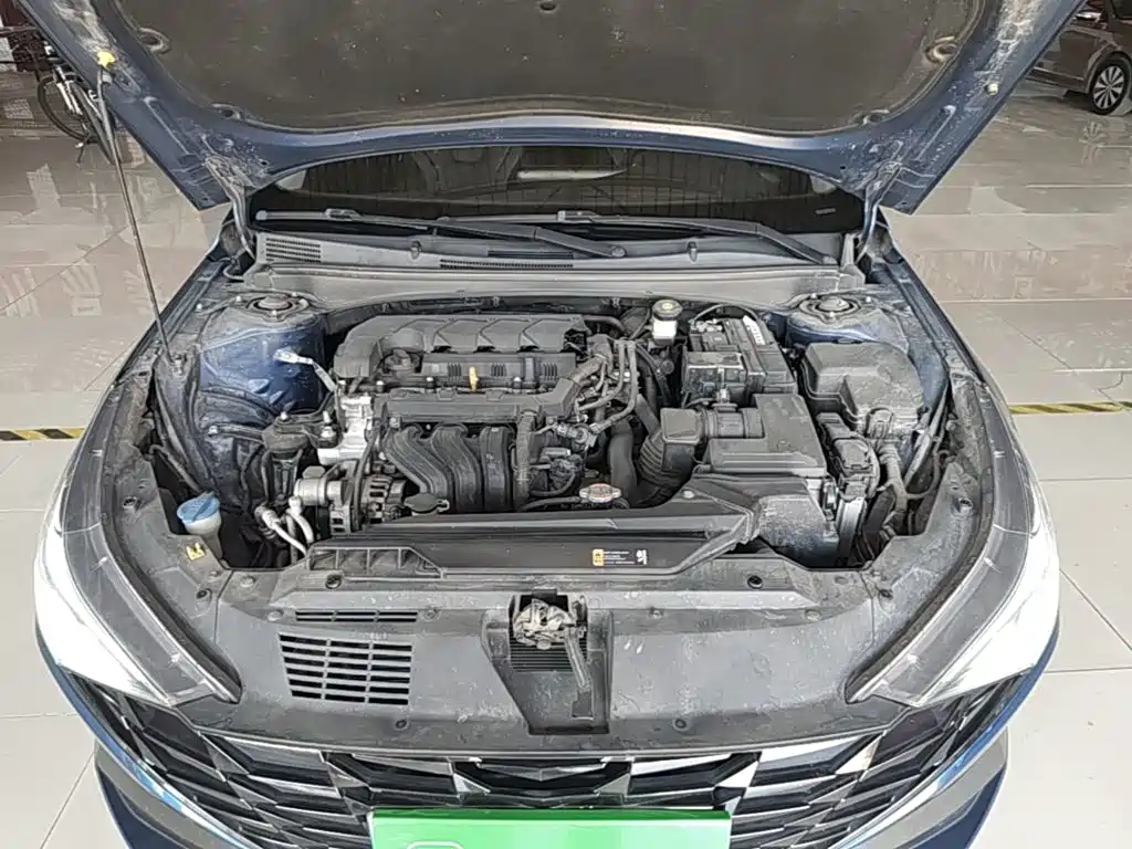 Hyundai Elantra — фото 20