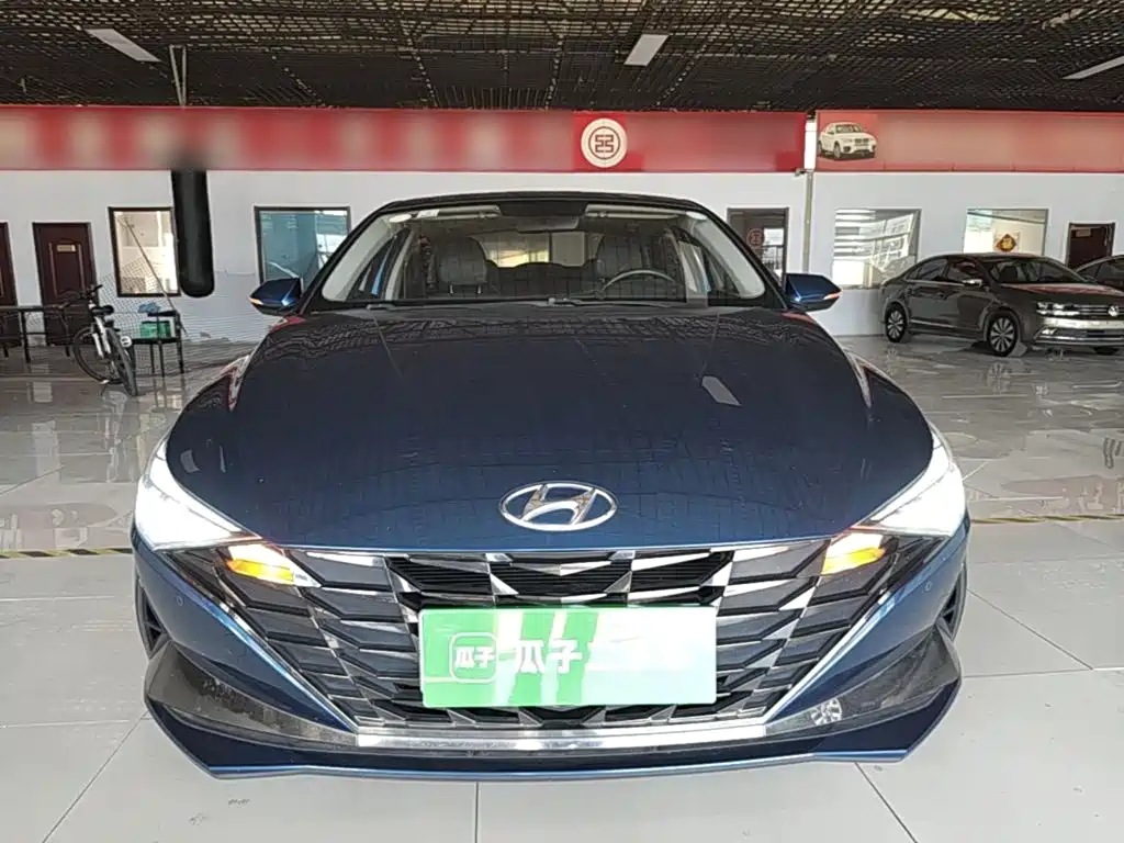 Hyundai Elantra — фото 3