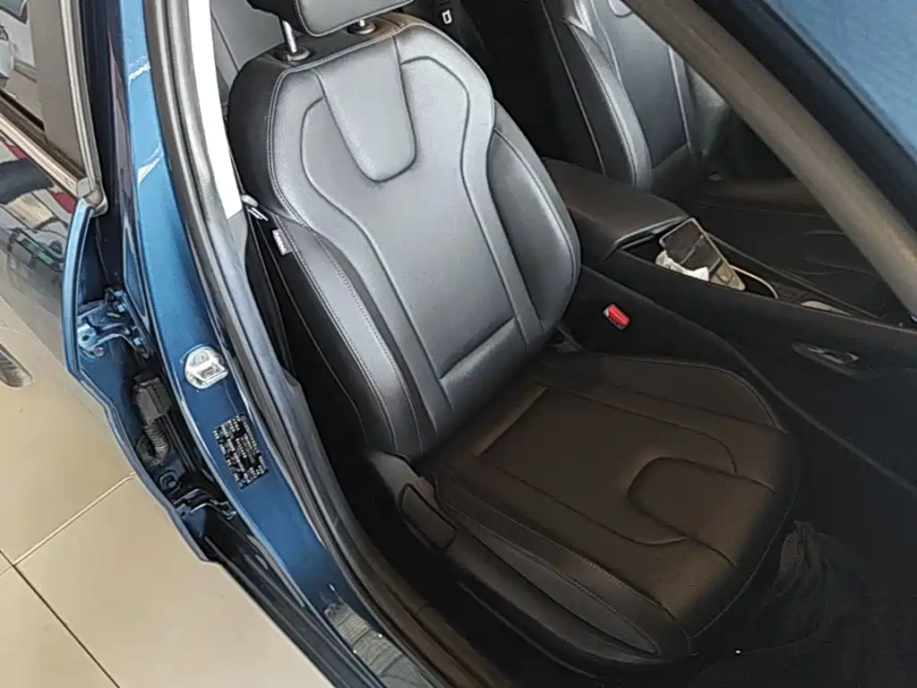 Hyundai Elantra — фото 25