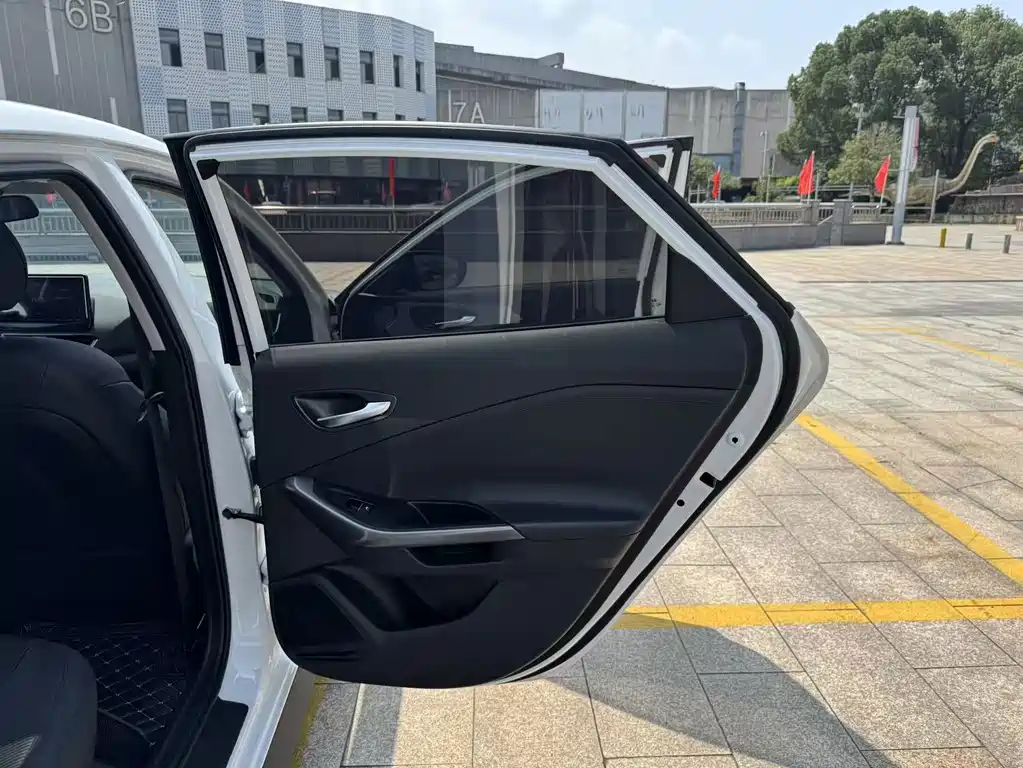 Hyundai Fista — фото 19