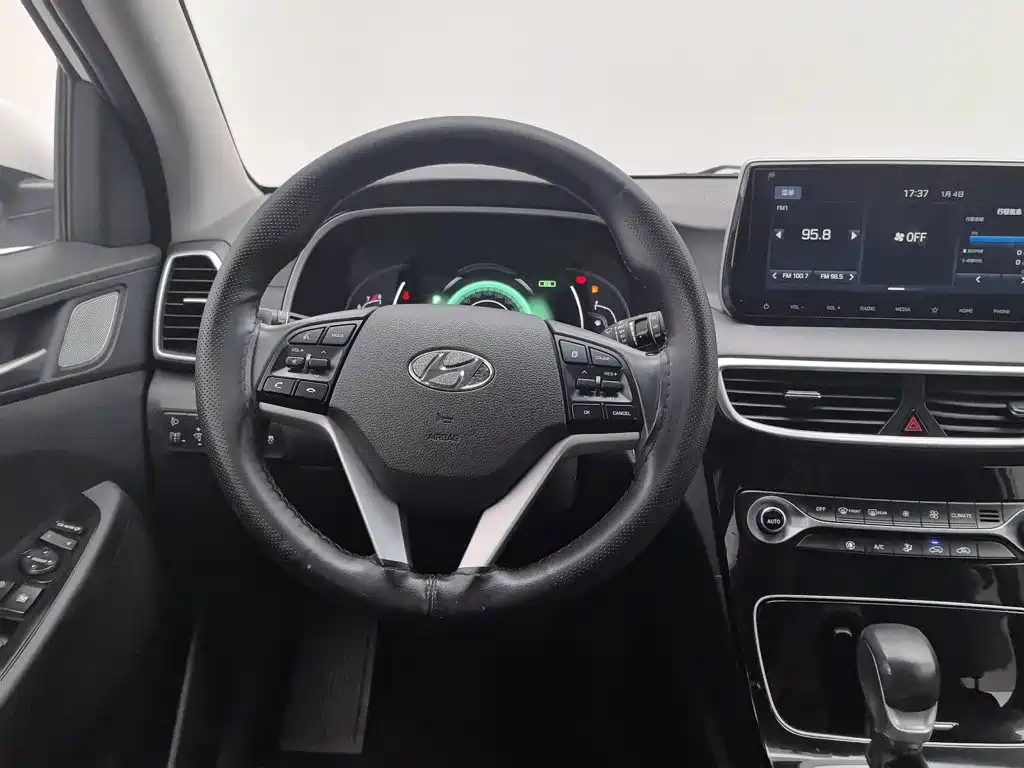 Hyundai Tucson — фото 11