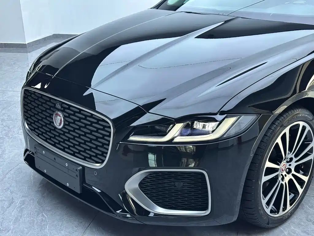 Jaguar XFL — фото 2