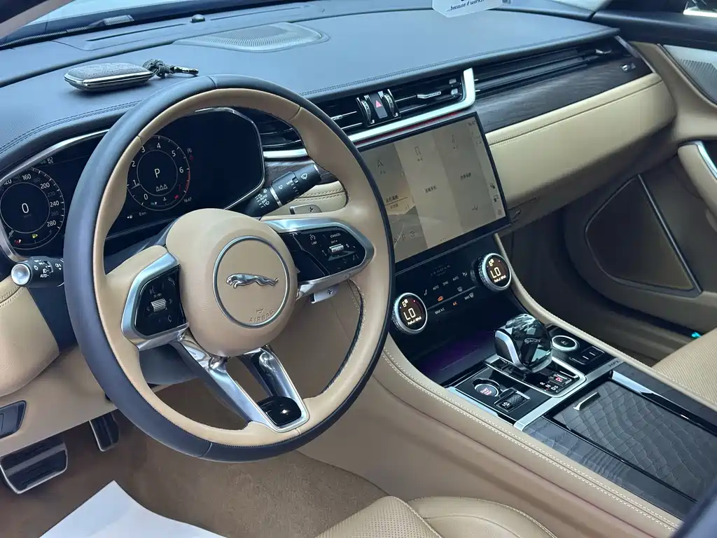 Jaguar XFL — фото 11