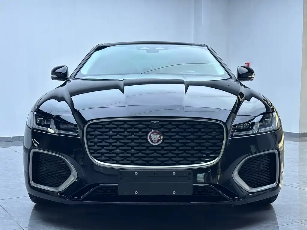 Jaguar XFL — фото 3