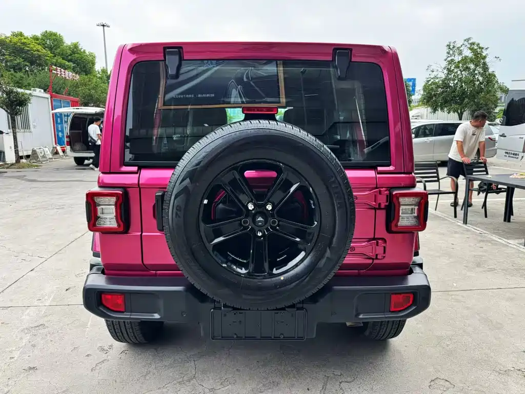 Jeep Wrangler — фото 5