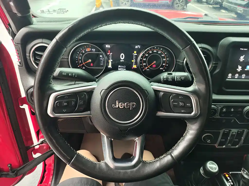 Jeep Wrangler — фото 11