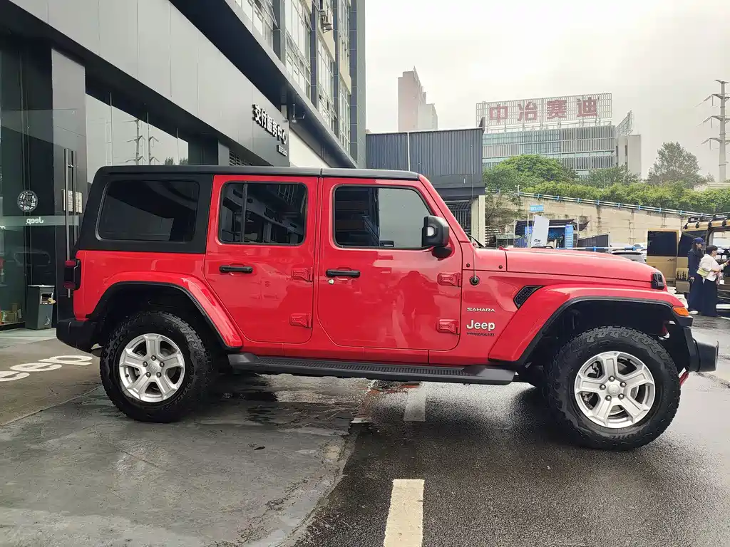 Jeep Wrangler — фото 13