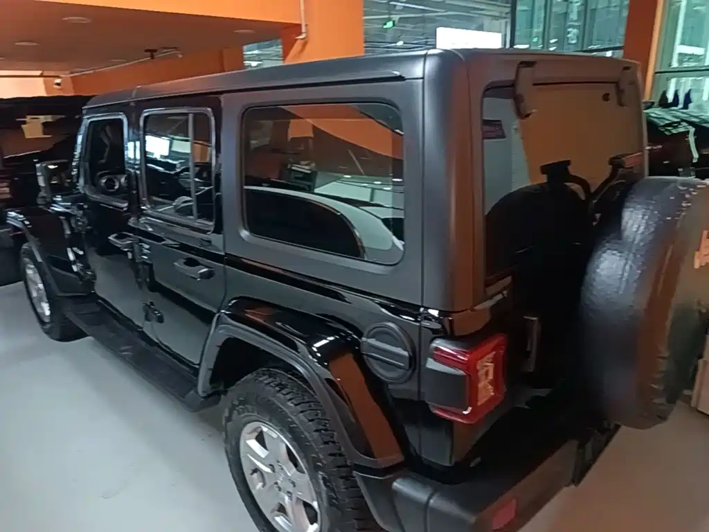 Jeep Wrangler — фото 5