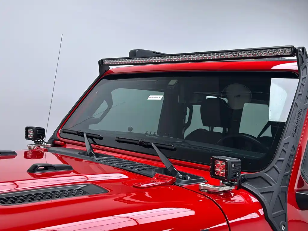 Jeep Wrangler — фото 15