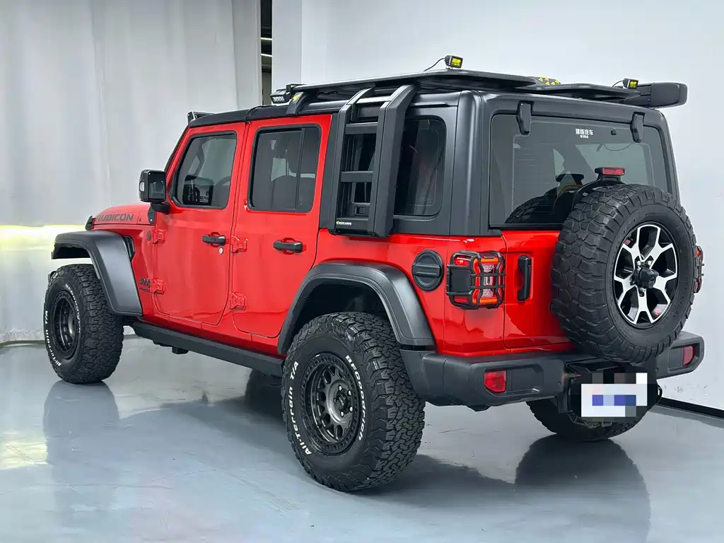 Jeep Wrangler — фото 17