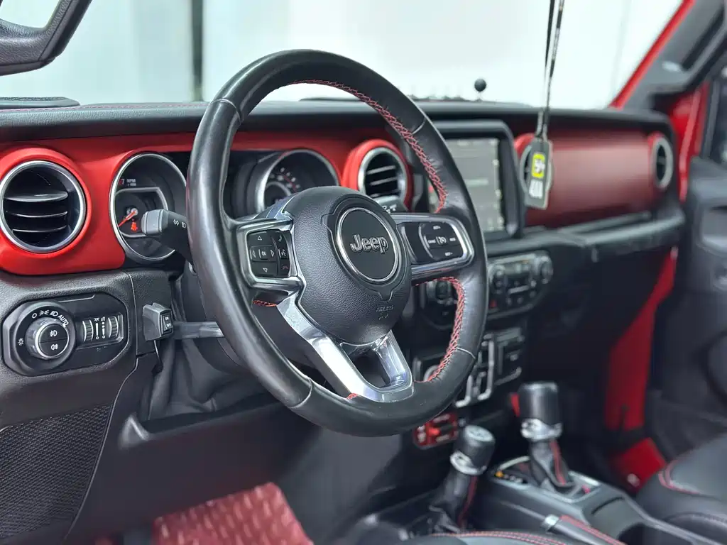 Jeep Wrangler — фото 5