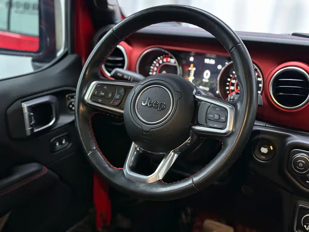 Jeep Wrangler — фото 6