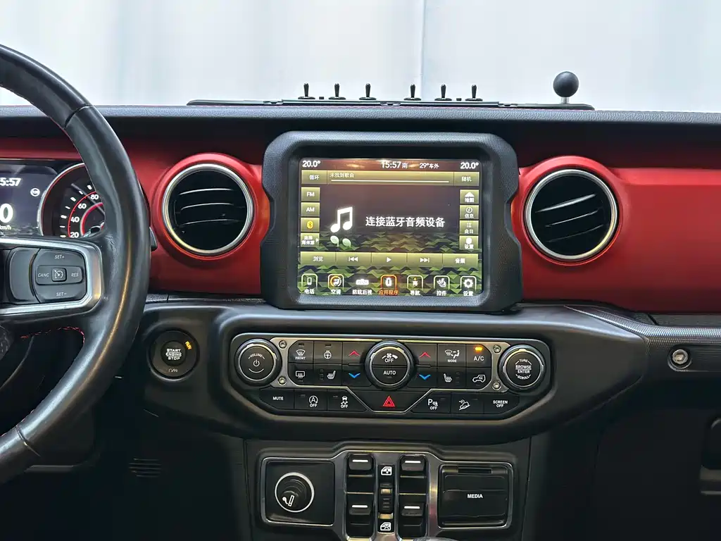 Jeep Wrangler — фото 9