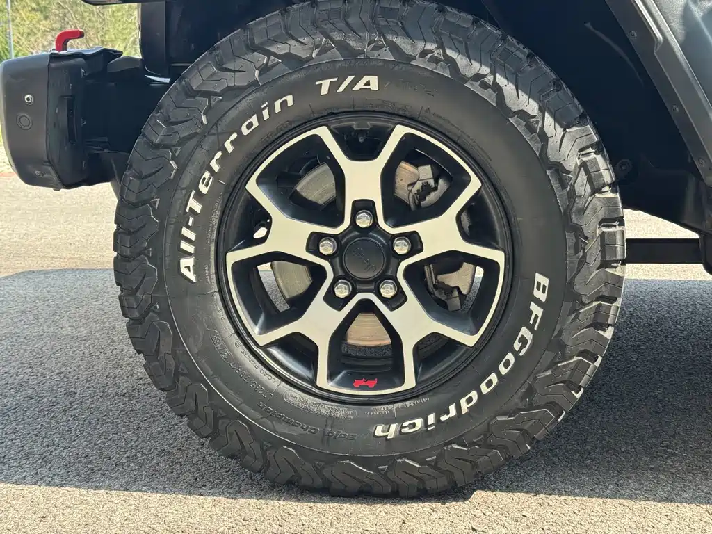 Jeep Wrangler — фото 11