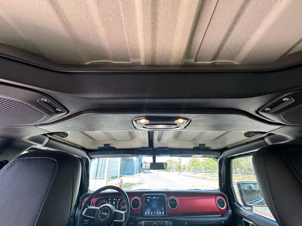 Jeep Wrangler — фото 25