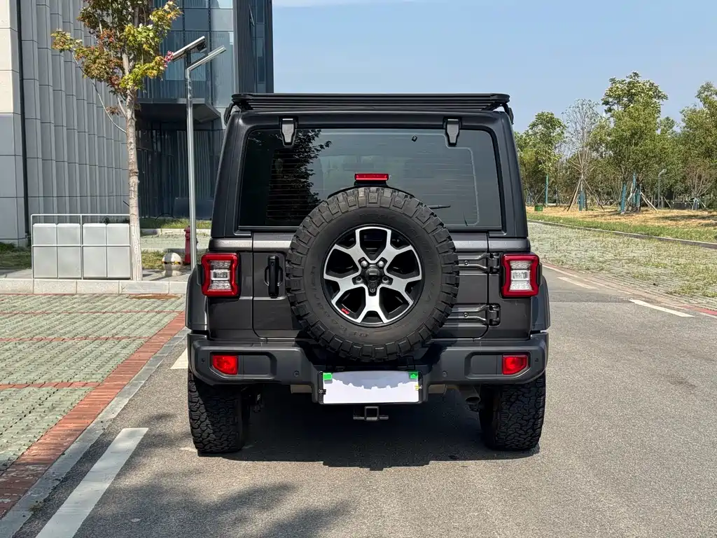 Jeep Wrangler — фото 5