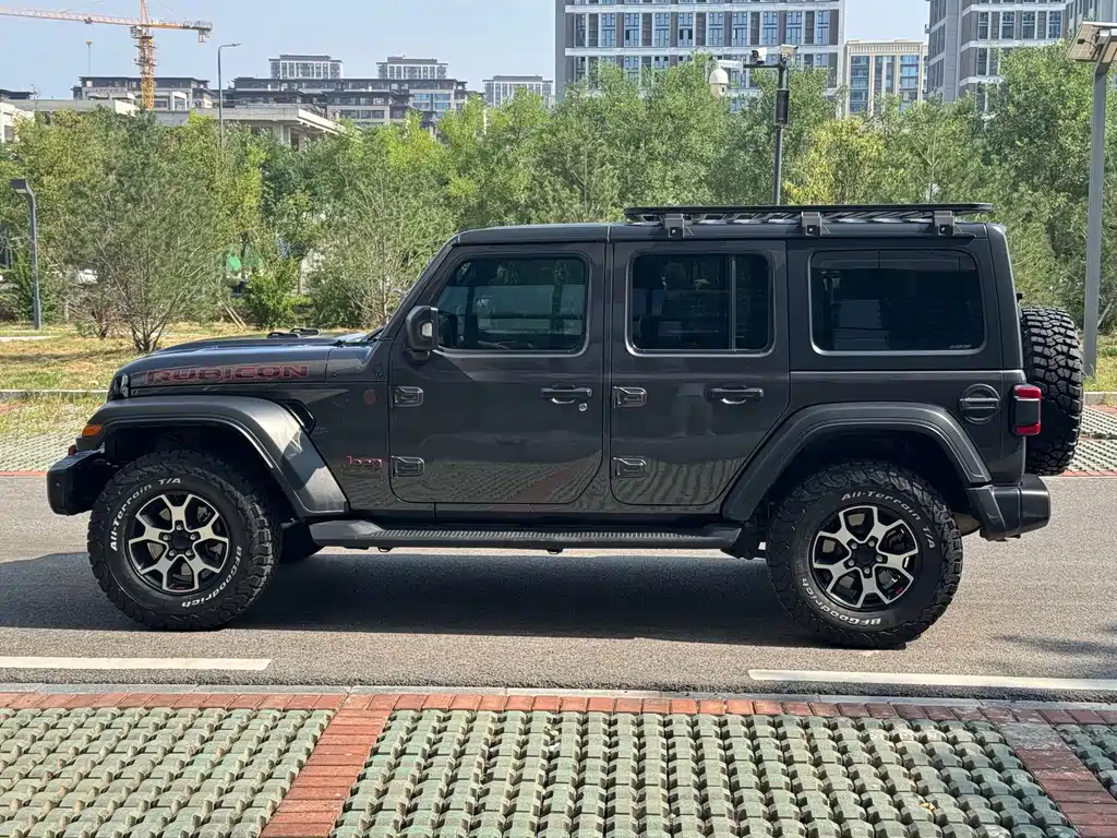 Jeep Wrangler — фото 7