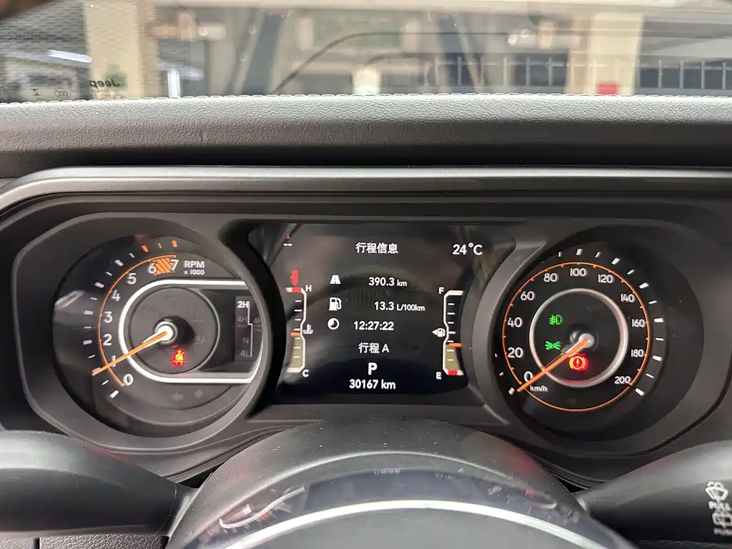 Jeep Wrangler — фото 17