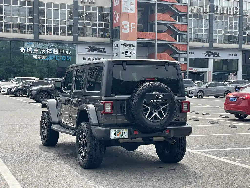 Jeep Wrangler — фото 13