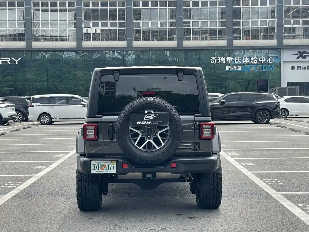 Jeep Wrangler — фото 14