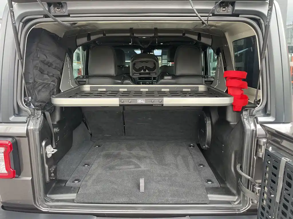 Jeep Wrangler — фото 17