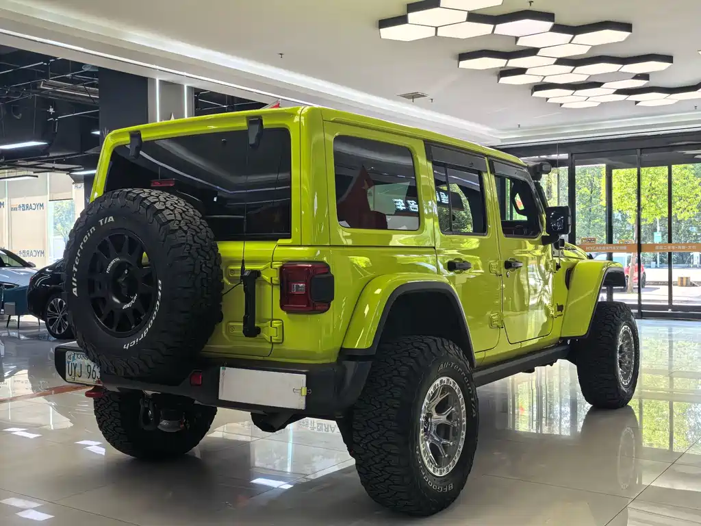 Jeep Wrangler — фото 13