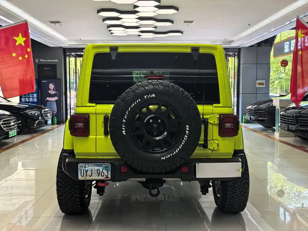 Jeep Wrangler — фото 14