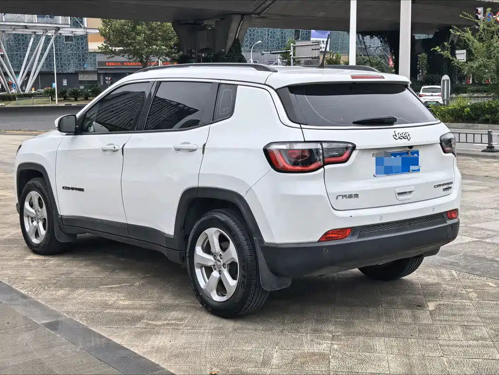 Jeep Compass — фото 4