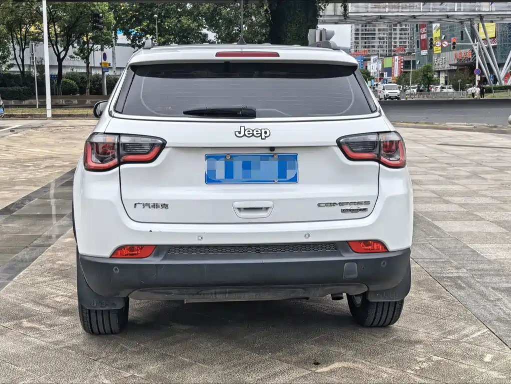 Jeep Compass — фото 5