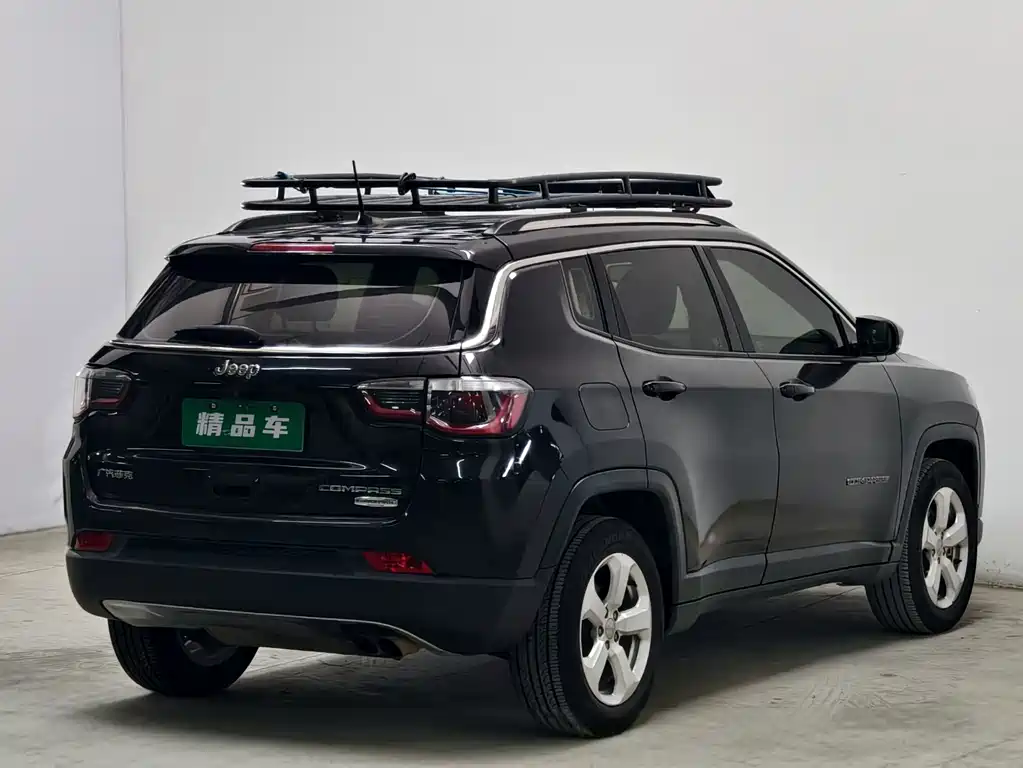 Jeep Compass — фото 4