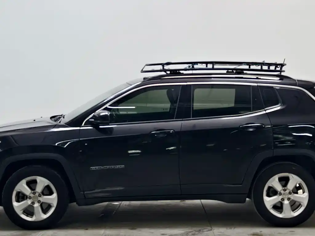 Jeep Compass — фото 7
