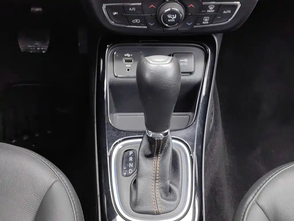 Jeep Compass — фото 13