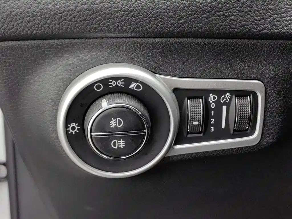Jeep Compass — фото 21
