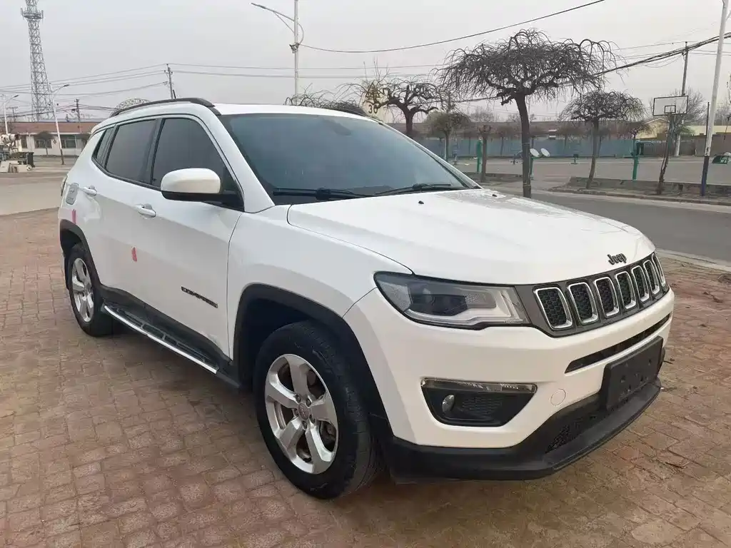 Jeep Compass — фото 2
