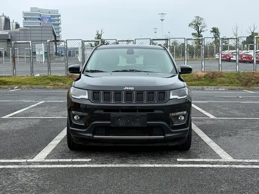 Jeep Compass — фото 2