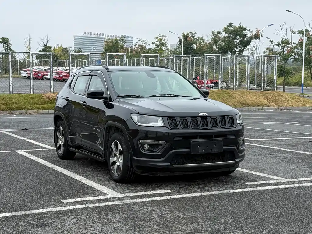 Jeep Compass — фото 3