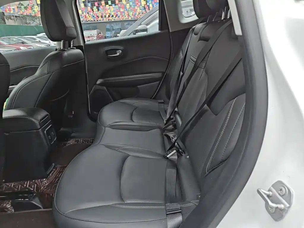 Jeep Compass — фото 17