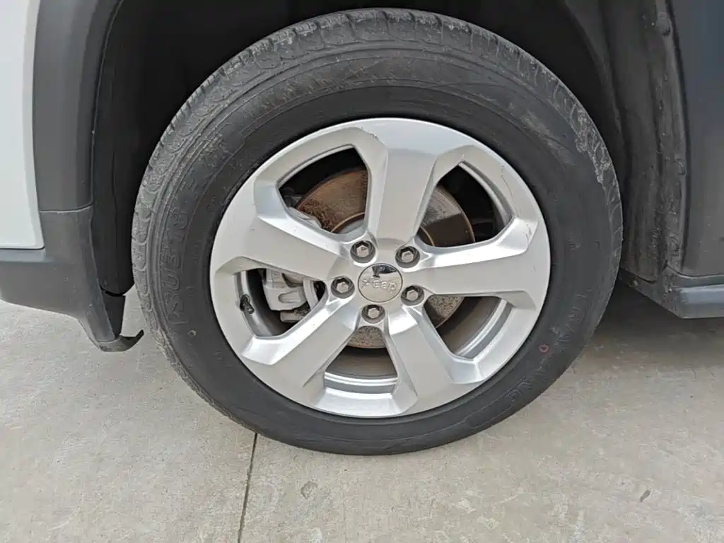 Jeep Compass — фото 23