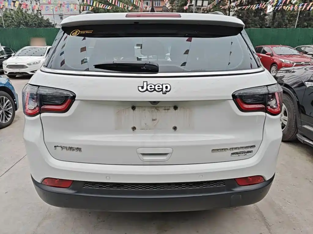 Jeep Compass — фото 6