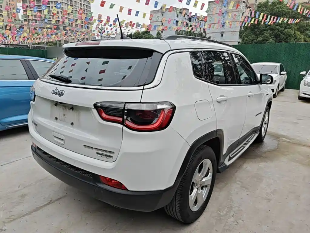 Jeep Compass — фото 7