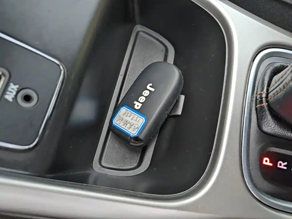 Jeep Compass — фото 9
